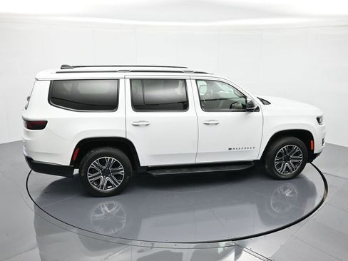 Used 2024 Jeep Wagoneer Series II w/ Flexible Seating Group image 34