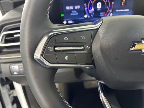 Used 2025 Chevrolet Traverse LT image 15