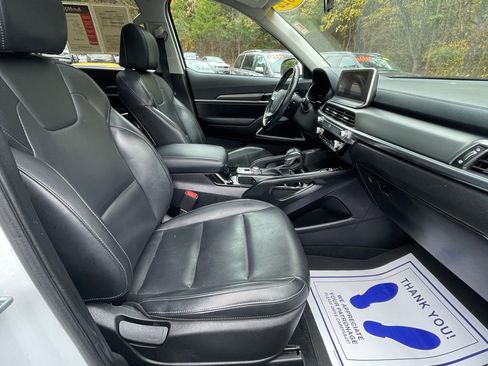 Used 2022 Kia Telluride S image 32