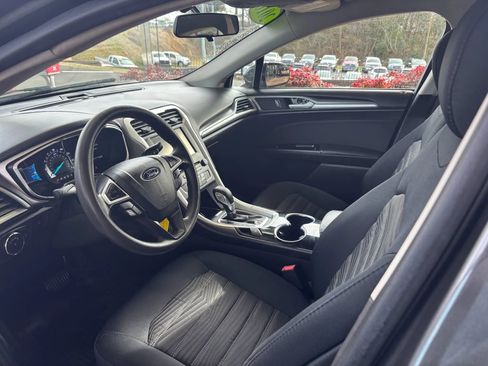 Used 2016 Ford Fusion SE image 7