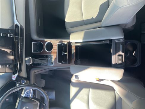 Used 2024 Toyota Sienna XLE image 14