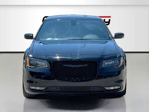 Used 2022 Chrysler 300 S RWD image 2