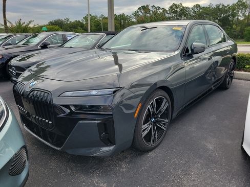 Used 2025 BMW 760i xDrive w/ Executive Package AWD/4WD image 1