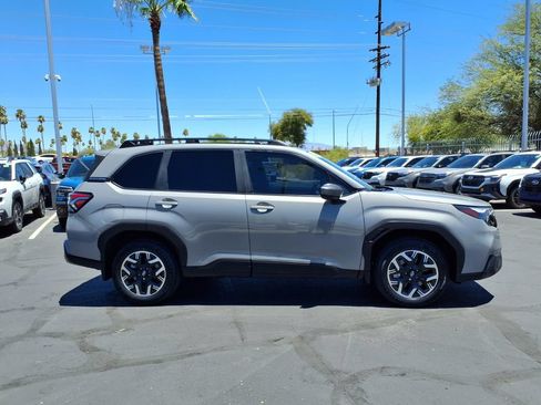 Used 2025 Subaru Forester Premium AWD/4WD image 9