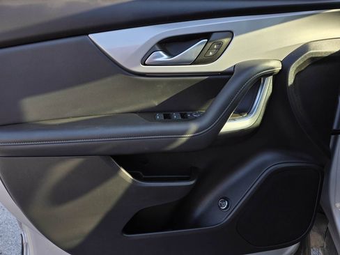 Used 2022 Chevrolet Blazer LT FWD image 8