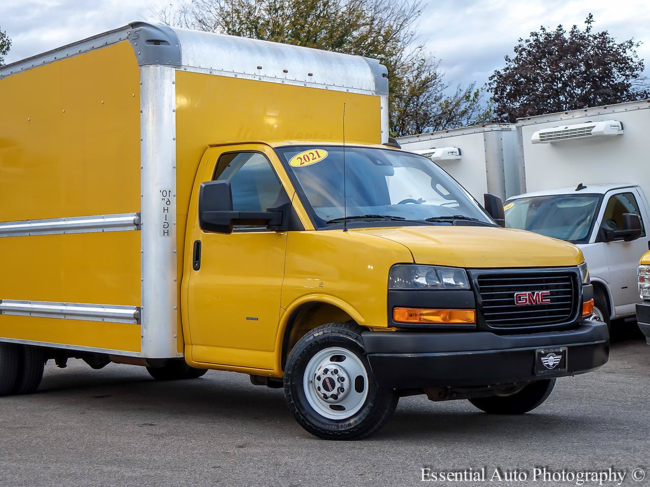 Used 2021 GMC Savana 3500 Extended w/ Power Convenience Package RWD image 2