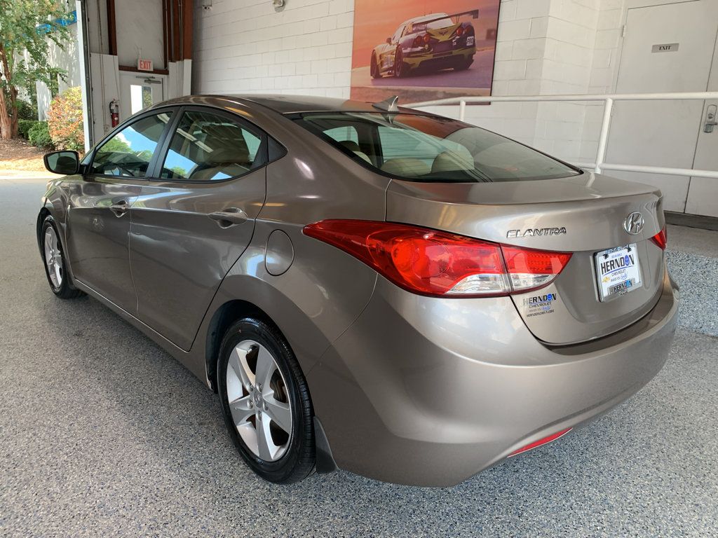 Used 2013 Hyundai Elantra GLS w/ Preferred Pkg FWD image 5
