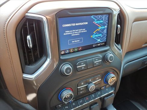 Used 2021 Chevrolet Silverado 1500 High Country w/ Technology Package AWD/4WD image 16