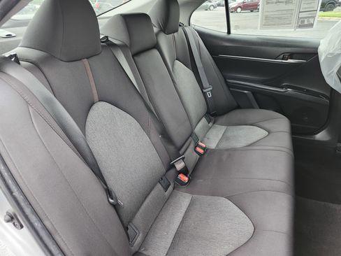 Used 2019 Toyota Camry LE w/ Convenience Package FWD image 18