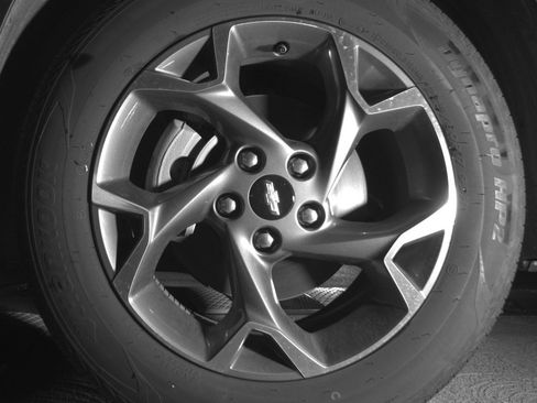 Used 2025 Chevrolet Trax LT w/ LT Convenience Package FWD image 12
