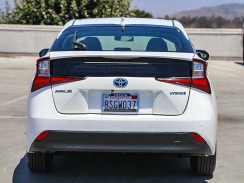 Certified 2020 Toyota Prius LE FWD image 7