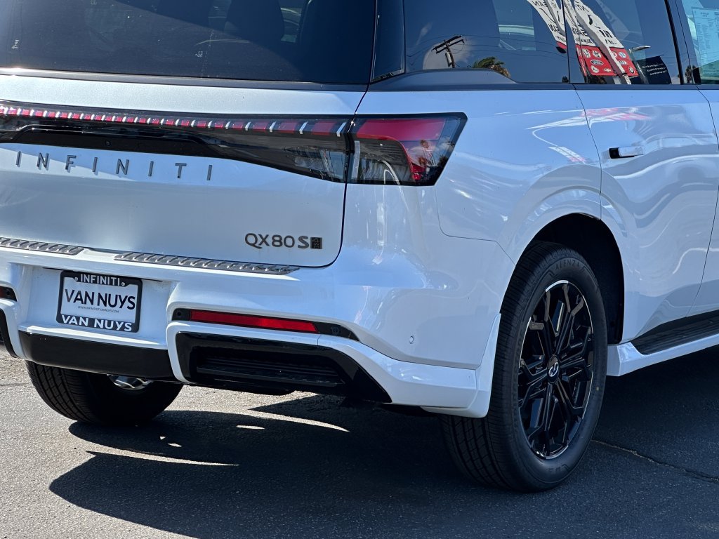 New 2027 INFINITI QX80 Sensory w/ Sport Exterior Package AWD/4WD image 8