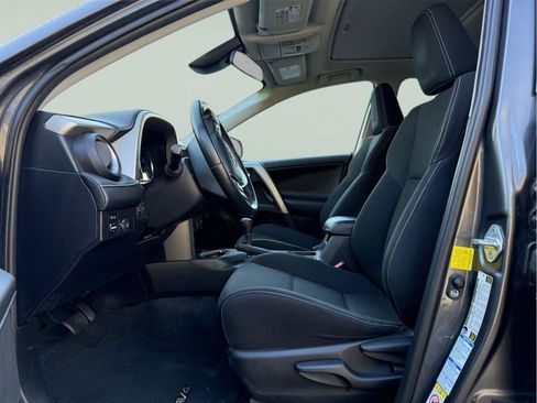 Used 2016 Toyota RAV4 XLE image 10