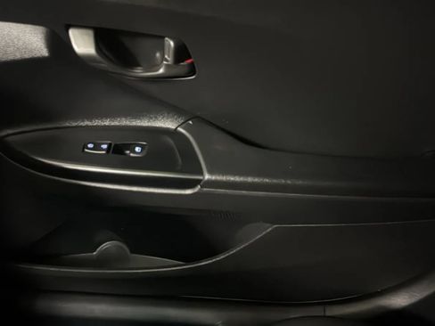 Used 2020 Hyundai Veloster Turbo FWD image 17