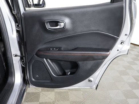 Used 2019 Jeep Compass Trailhawk w/ Cold Weather Group AWD/4WD image 25