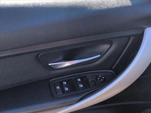 Used 2015 BMW 320i Sedan image 11