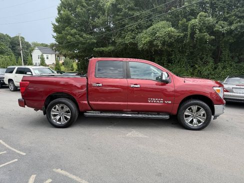 Used 2018 Nissan Titan SL w/ Texas Titan Edition AWD/4WD image 4