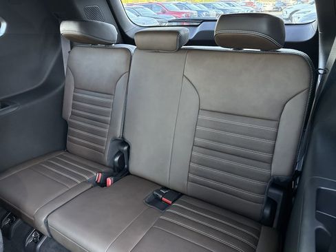 New 2026 GMC Acadia Denali Ultimate w/ LPO, Floor Liner Package image 7