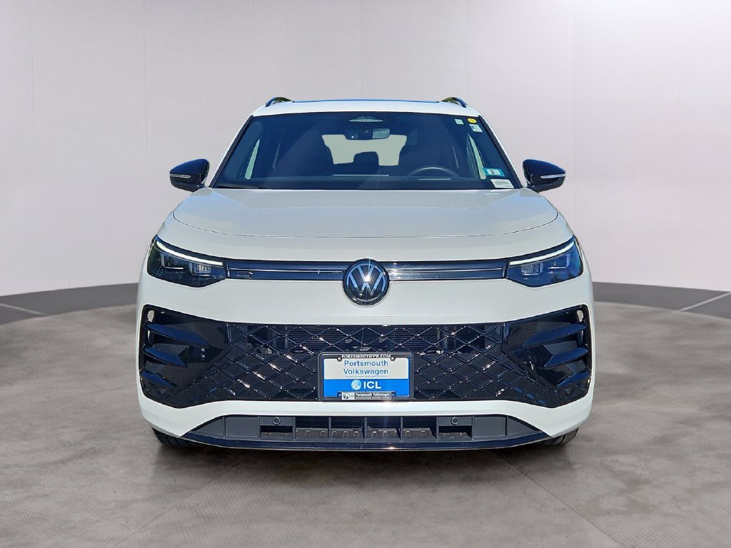 Certified 2026 Volkswagen Tiguan SE R-Line AWD/4WD image 2