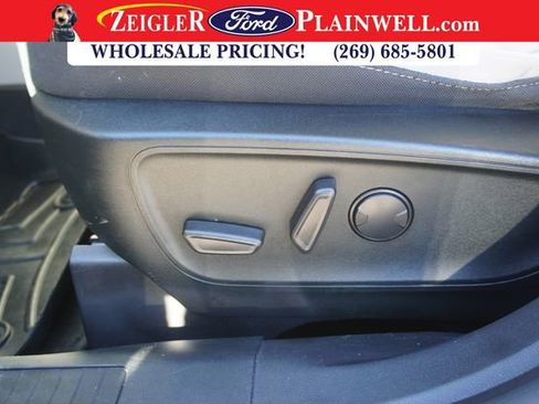 Used 2022 Ford Escape SE image 17