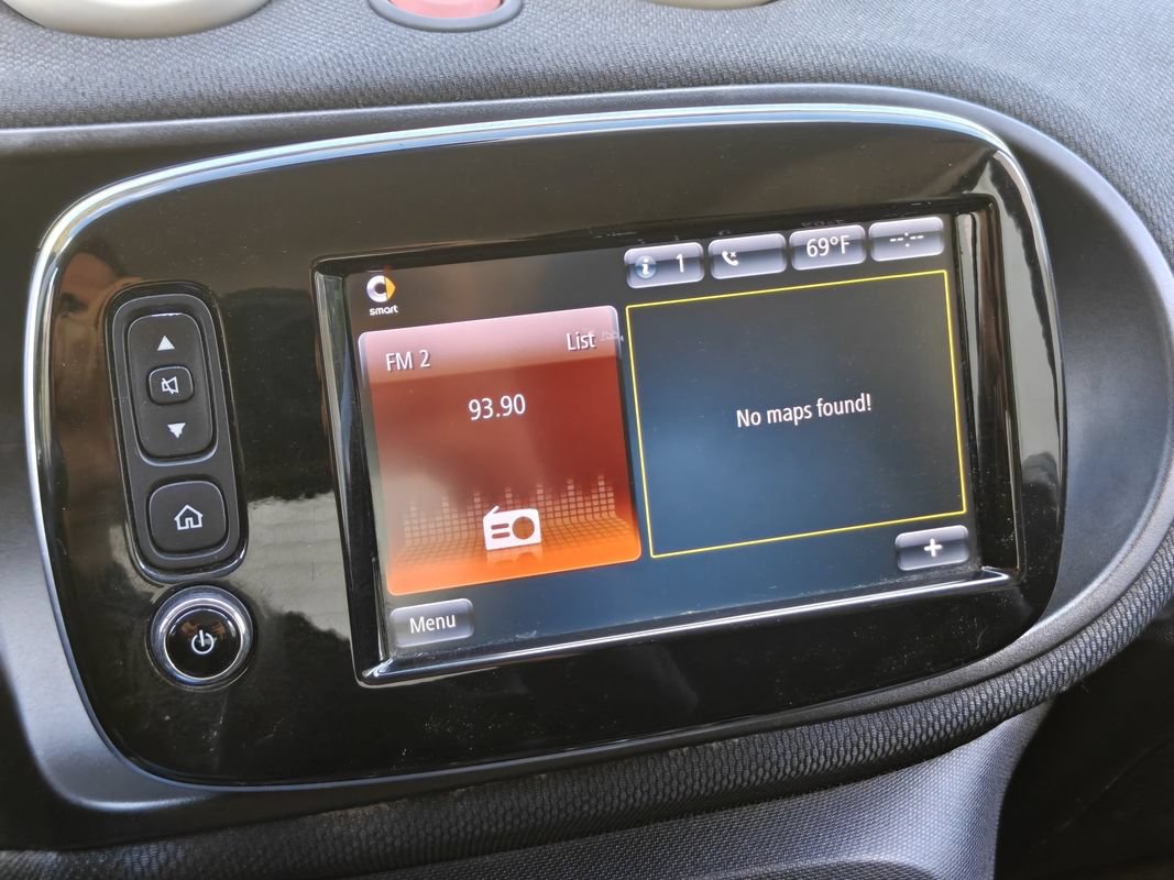 Used 2017 smart fortwo pure RWD image 23