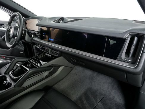 New 2026 Porsche Cayenne Coupe image 27