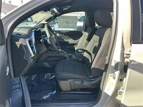 New 2026 GMC Canyon Elevation w/ LPO, Black Badging Package image 19