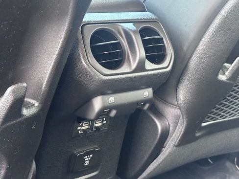 Used 2024 Jeep Wrangler High Altitude AWD/4WD image 33