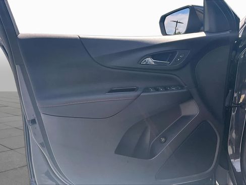 Used 2023 Chevrolet Equinox RS FWD image 21