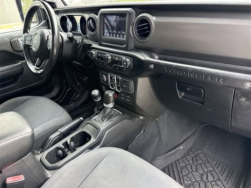 Used 2022 Jeep Wrangler Unlimited Sport image 26