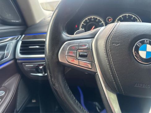 Used 2016 BMW 740i image 33