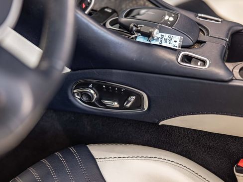 Used 2019 Aston Martin DB11 Volante RWD image 21