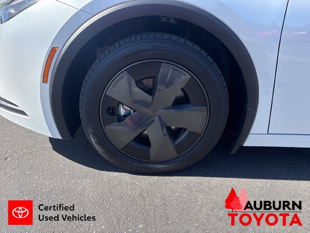 Certified 2026 Toyota Prius Plug-In Hybrid FWD image 23