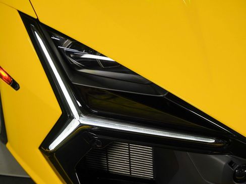 Used 2024 Lamborghini Revuelto AWD/4WD image 13