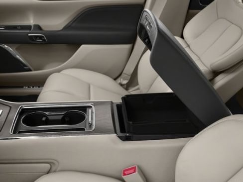 Used 2018 Lincoln Continental Black Label image 12