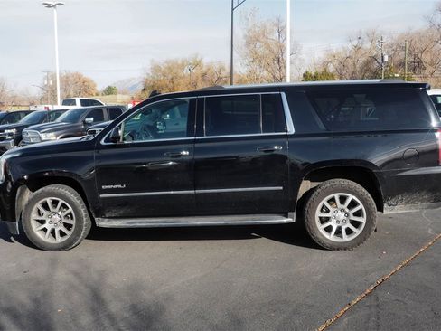 Used 2020 GMC Yukon XL Denali image 9