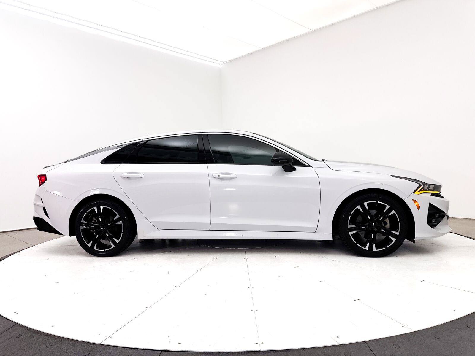 Used 2023 Kia K5 GT-Line AWD/4WD image 39