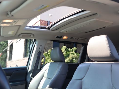 Used 2017 Honda Odyssey Touring Elite image 23