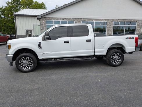 Used 2019 Ford F250 XLT AWD/4WD image 3