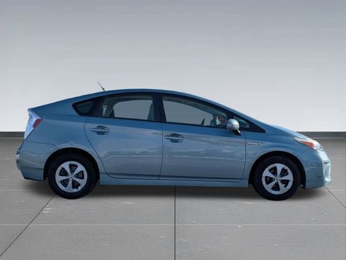 Used 2014 Toyota Prius Four image 7