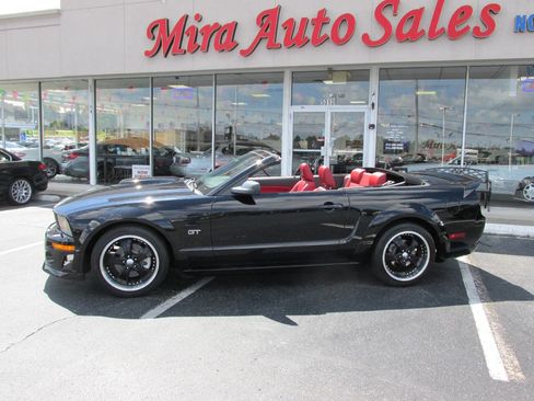 Used 2006 Ford Mustang GT Premium image 3