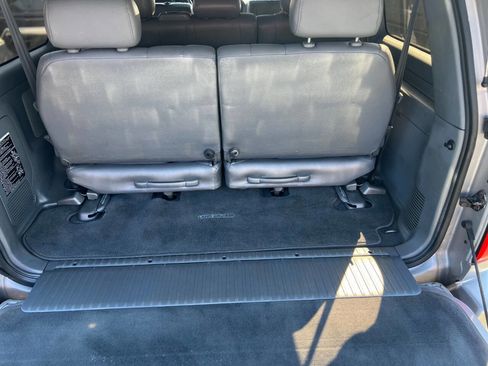 Used 2002 Toyota Land Cruiser Base AWD 4dr SUV image 27