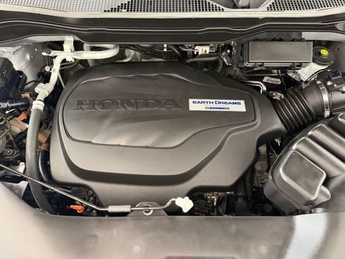 Used 2021 Honda Pilot Touring image 32