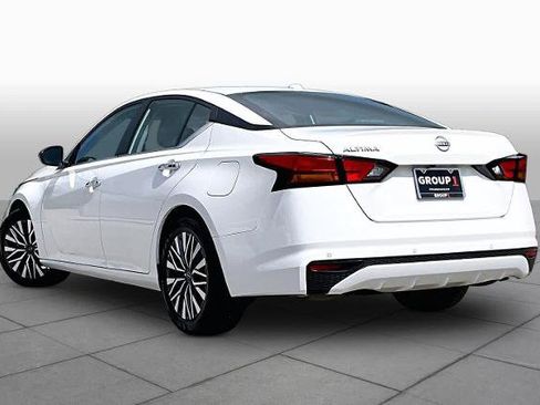 Certified 2025 Nissan Altima 2.5 SV FWD image 12