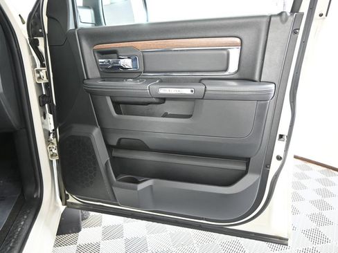 Used 2017 RAM 1500 Laramie AWD/4WD image 13