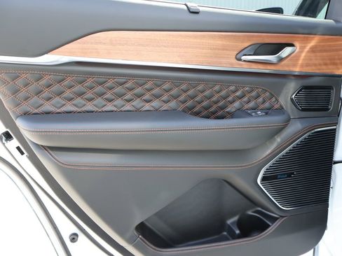 New 2026 Jeep Grand Cherokee L Summit AWD/4WD image 18