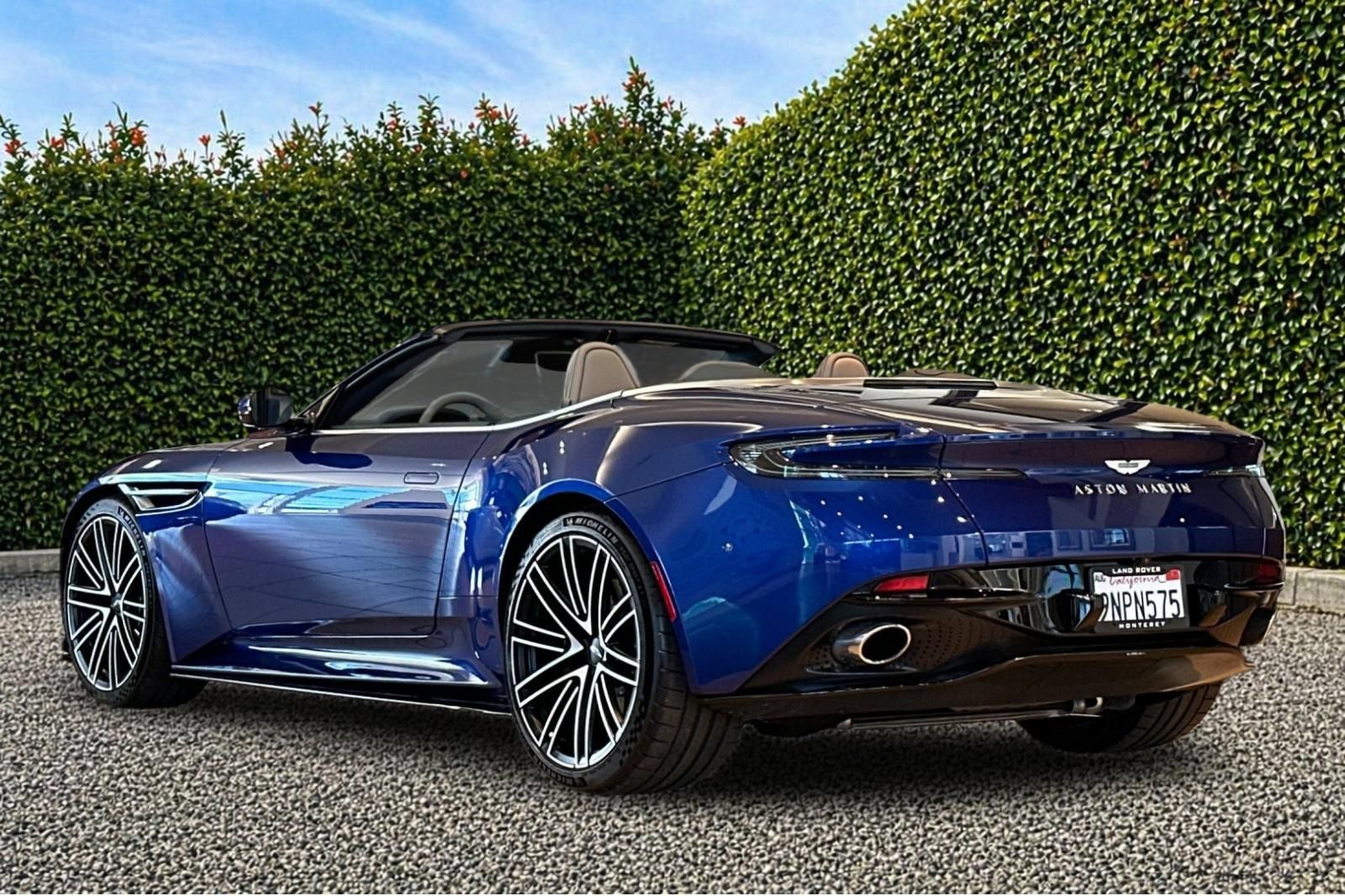 Used 2024 Aston Martin DB12 Convertible RWD image 5