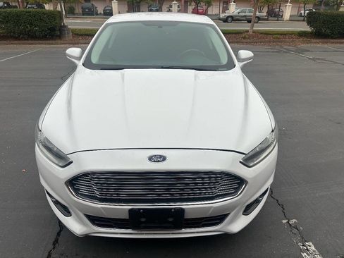 Used 2013 Ford Fusion Titanium image 3