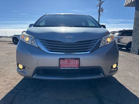 Used 2016 Toyota Sienna XLE Premium image 45