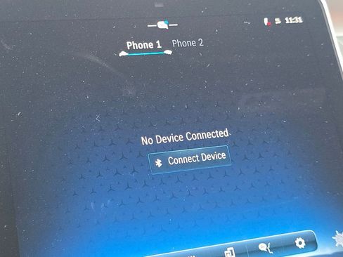 Used 2025 Mercedes-Benz GLC 300 4MATIC image 31